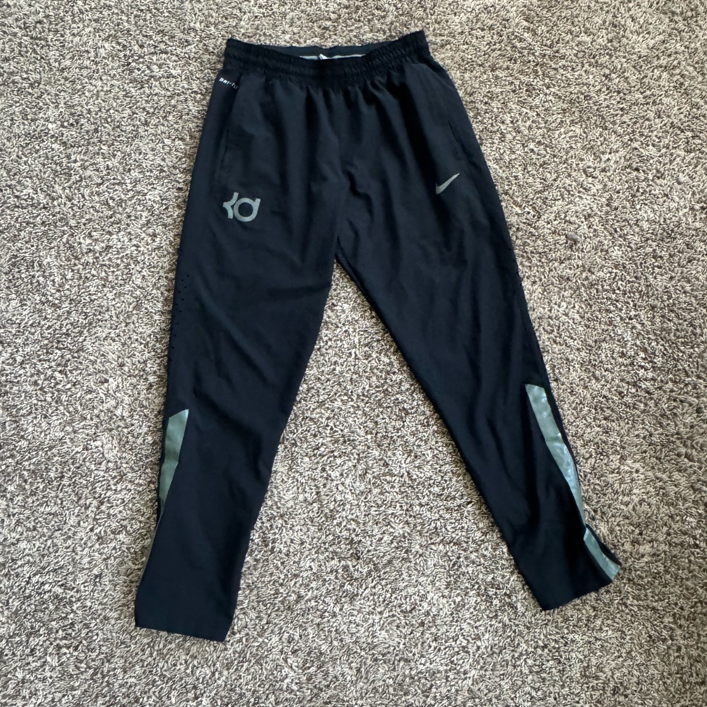 Brand new nike KD skinny sweat pants